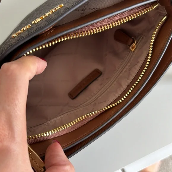 Michael Kors Bag - Picture 7 of 7